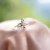 Anel Sino&Vajra com moissanite