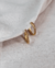 Brinco Dourado Argola Fina Cravejada Rosa G