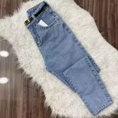 Calça Jeans Mom Com Cinto Feminina Cintura Alta na internet