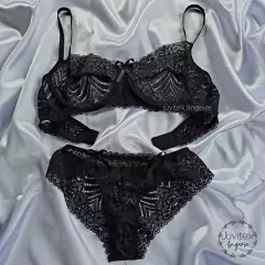 Conjunto Calcinha e Sutiã de Renda sem Bojo com Aro Lingerie Bruna