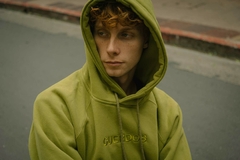 HOODIE OVER OLIVA “CUERDOS” en internet