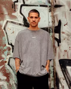 REMERA COPERS GRIS ÁCIDO “CUERDOS”