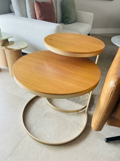 Conjunto de mesa lateral na internet