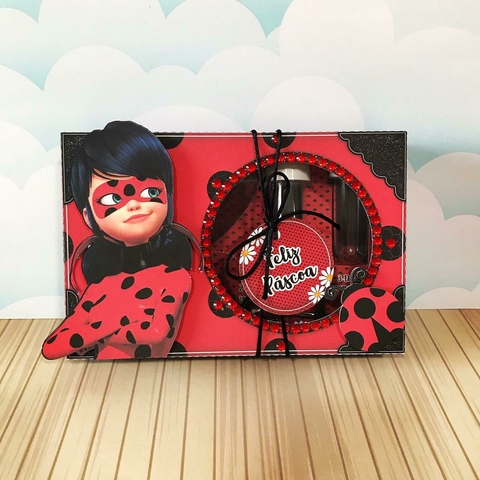 Caixinha Mini Confeiteiro Personalizada Páscoa, Tema Ladybug