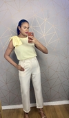 Blusa com aplicação de laço