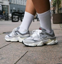 NEW BALANCE CINZA E BRANCO - Anjos Store