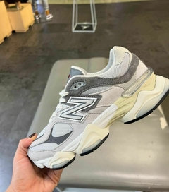 NEW BALANCE CINZA E BRANCO
