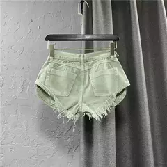 Shorts Cortos Rasgados con Borlas