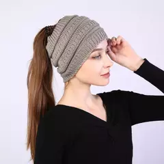 Gorro de Ganchillo para Mujer - TOKO Directo a tu Puerta