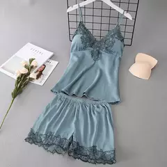 Conjunto de Pijama de Satén Suave - TOKO Directo a tu Puerta