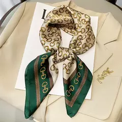 Bufanda Cuadrada de Seda - TOKO Directo a tu Puerta