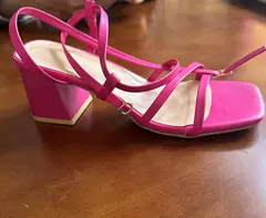 Sandalias de Tacón Alto con Estilo y Versatilidad - comprar en línea