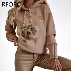 Imagen de Sudadera con Capucha de Plumas
