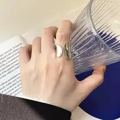 Anillos Minimalistas de Color Plateado