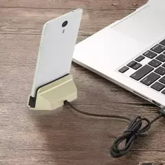 Estación de carga tipo C para teléfono móvil. en internet