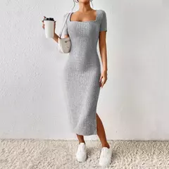 Imagen de Vestido midi elegante con cuello cuadrado para mujer