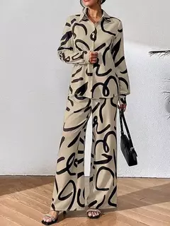 Conjunto con estampado elegante para mujer