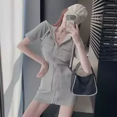 Vestido Corto con Capucha en internet