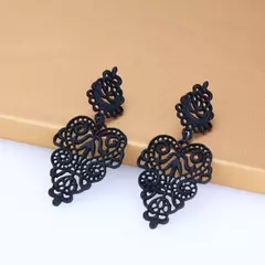 Pendientes Flores Negras - TOKO Directo a tu Puerta