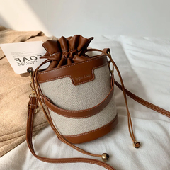 Imagen de Bolso de Hombro Cilíndrico de Cuero PU BANKUO.
