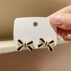Pendientes Flores Negras en internet