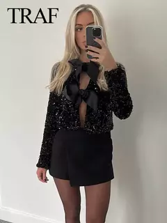 Imagen de Blusa con lazo Recortado y Lentejuelas