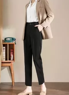 Imagen de Pantalones capris de oficina para mujer
