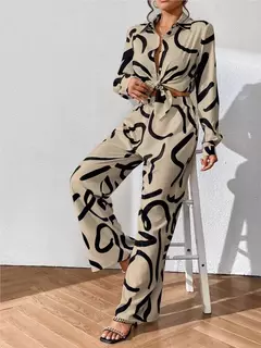 Conjunto con estampado elegante para mujer - comprar en línea