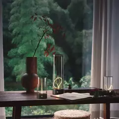 Imagen de Lámpara de mesa LED portátil inalámbrica,Ideal para Excritorios.