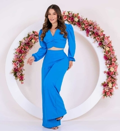 Conjunto Cropped e Calça na internet