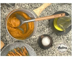 Imagen de Cuchara Hudson Ranurada De Cocina Con Mango De Madera