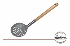 Espumadera Hudson De Cocina Con Mango De Madera - ABRUZZO BAZAR