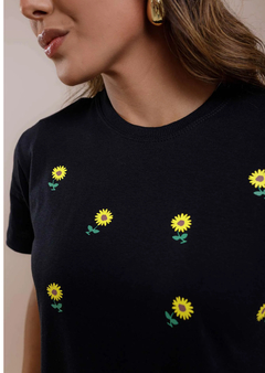 T Shirt - Girassóis - comprar online