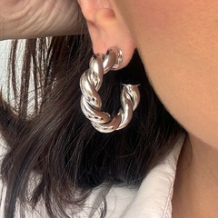 Argola Twist (prateada) - comprar online