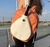 Mochila de ecocuero combinada Durazno/Blanco lo - comprar online