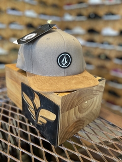 Volcom CAP QUARTER TWILL XFIT IMP - comprar online