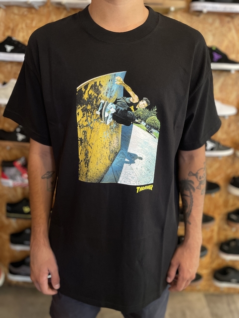 Remera Thrasher Wallrise