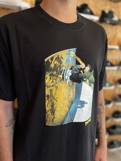 Remera Thrasher Wallrise en internet