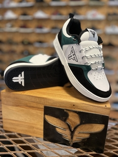 Imagen de Fallen The Crest