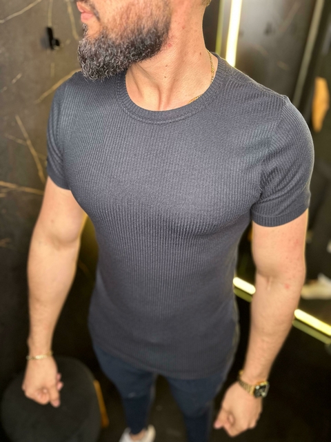 Camiseta canelada preta