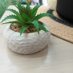 Mini macetita + planta artificial en internet