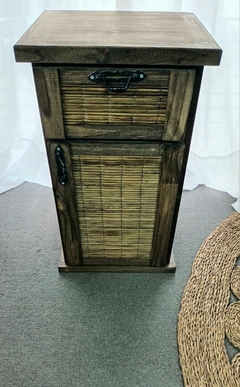 Mesita de Luz Madera con Puerta - comprar online