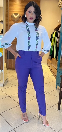 BLUSA EM CREPE FLORAL ESTAMPADO