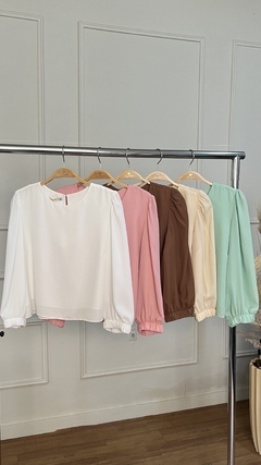 Blusa Crepe Alana na internet