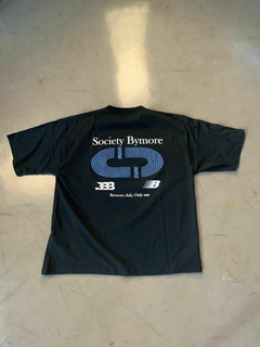 Remera pesada BYMCLUB (negra) - bymore