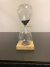 Ampulheta Magnética G Vidro Base Madeira Areia Cinza 1 Min. - comprar online