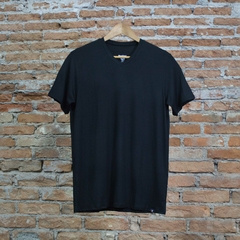 Camiseta Tech Masculina Gola V na internet