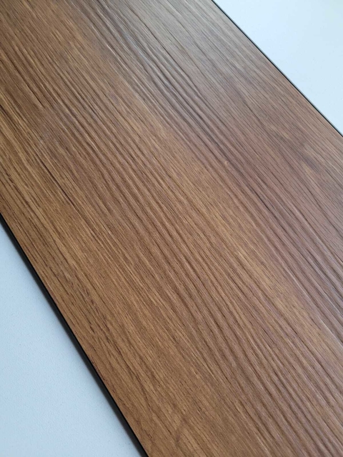 Piso Símil Madera Vinílico 4mm Texturado Pvc-Spc