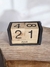 Calendário Permanente em Cubo de MDF e Madeira Para Mesa e Escritorio Decoração Office Exibição de Data e Mês na internet