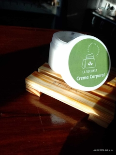 CREMA CORPORAL NUTRITIVA PARA PIEL SECA O MADURA en internet